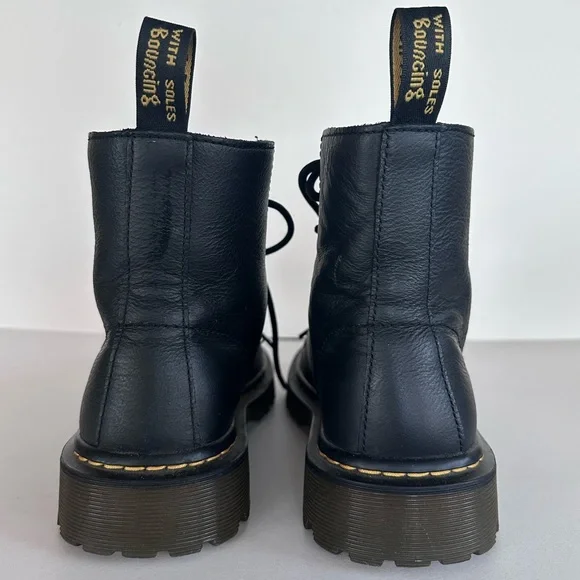 Dr. Marten's Luana Smooth Leather Lace Up Combat Boots Women's 6 Black - Picture 2 of 12